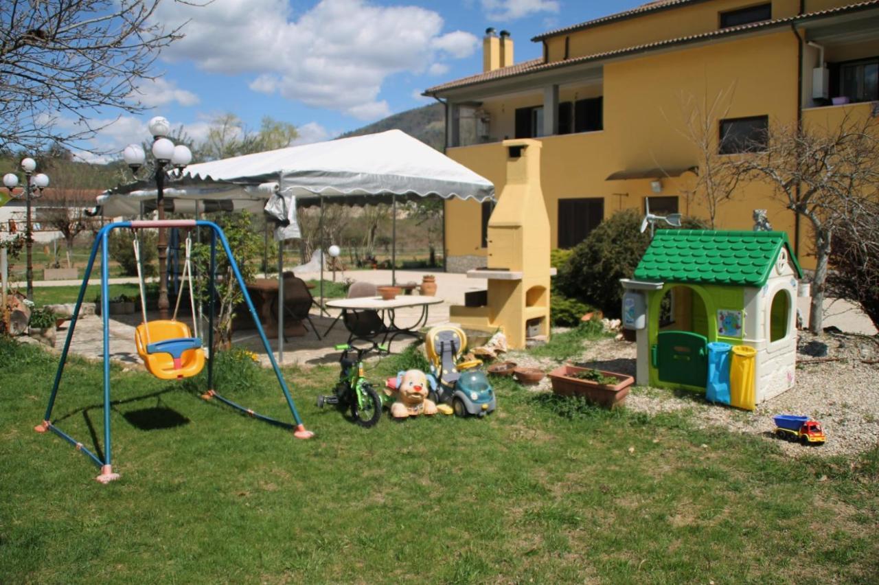 Mansarda Con Camino Apartment Montefranco Luaran gambar